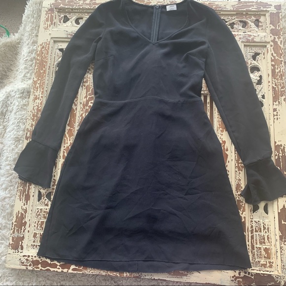 Wilfred Dress - Picture 2 of 9